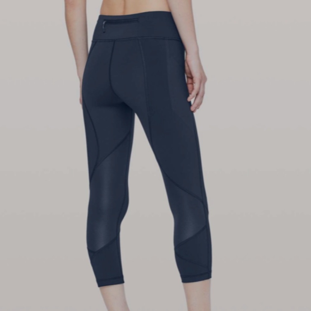 Lululemon Pace Rival Crop *Full-On Luxtreme 22”
